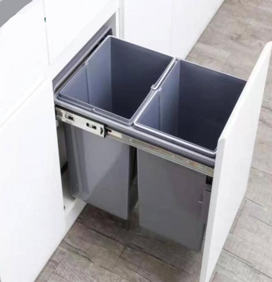 Buildin sorted dustbin with soft close